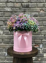 Цветочная композиция из Гипсофила и Розы в шляпной коробке в Русском Камешкире
