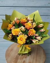 Букет цветов из:  Альстромерии и Розы в Русском Камешкире