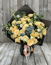 Букет цветов из:  Розы и Лизиантусы в Русском Камешкире