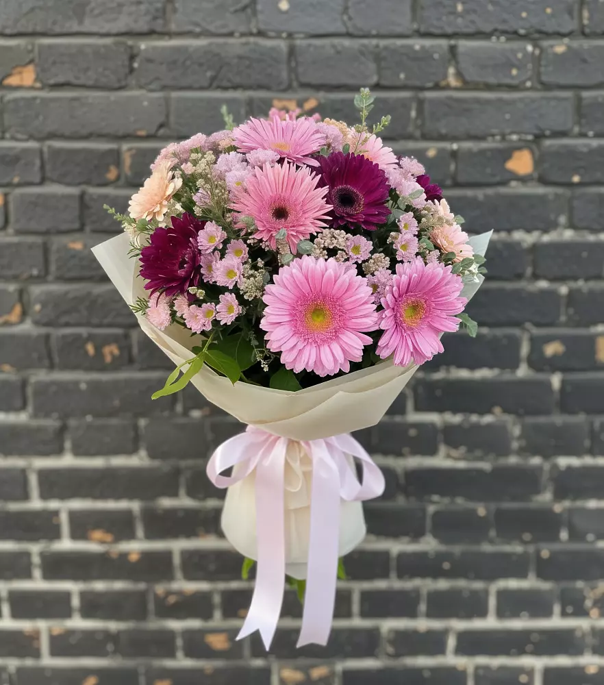 Букет цветов из: Герберы и Хризантемы в Русском Камешкире