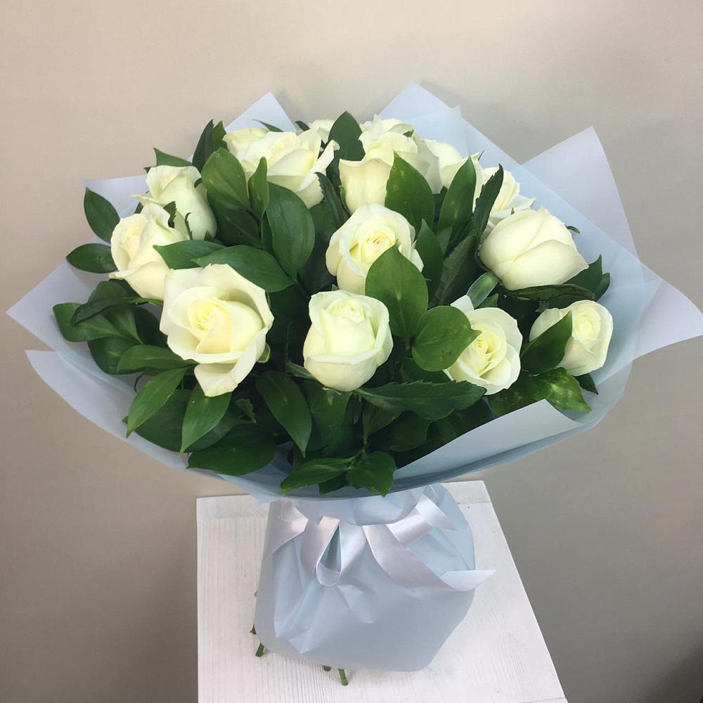 Букет 15 Белых роз Проуд в Русском Камешкире