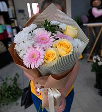 Букет цветов из:  Герберы, Розы и Хризантемы в Русском Камешкире