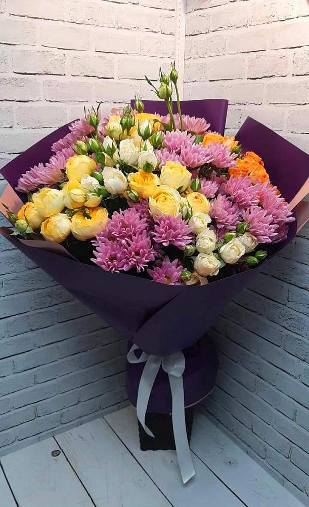 Букет цветов из: Хризантемы и Розы в Русском Камешкире
