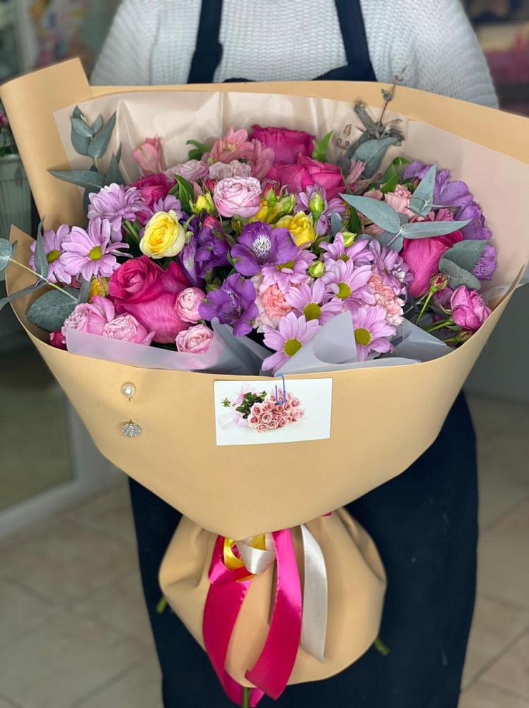 Букет цветов из: Хризантемы, Гвоздики и Альстромерии в Русском Камешкире