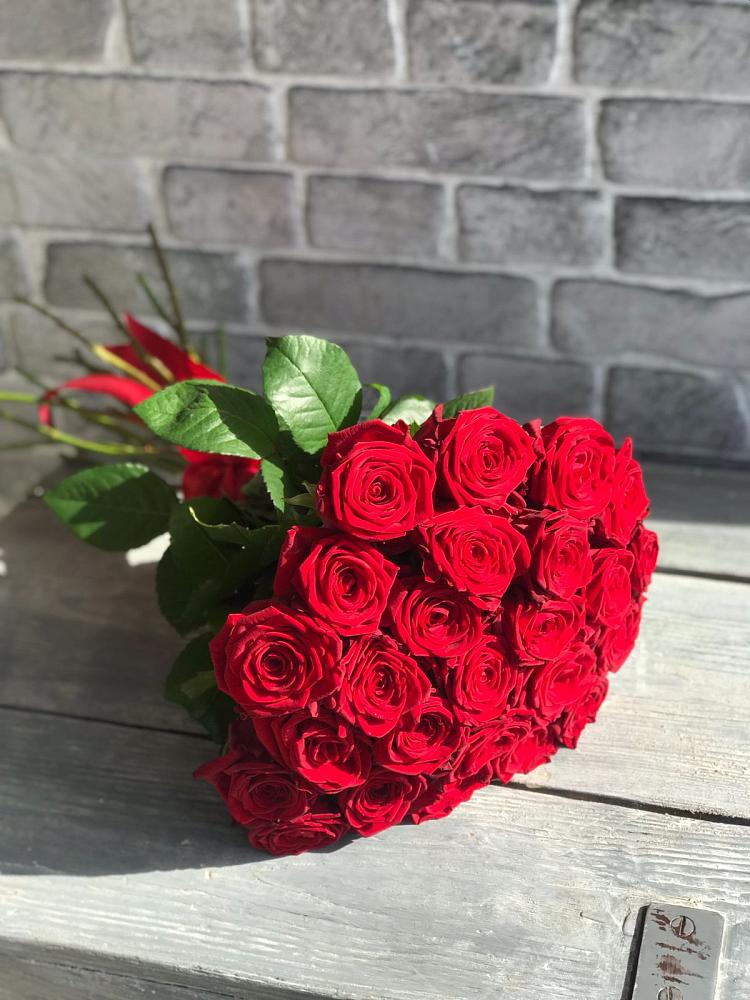 Букет Красные розы Фридом в Русском Камешкире