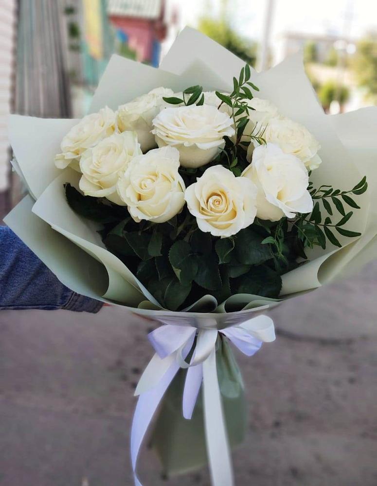 Букет Белые розы Проуд в Русском Камешкире