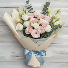 Букет цветов из:  Лизиантусы в Русском Камешкире