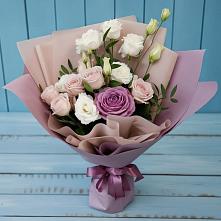 Букет цветов из:  Розы и Лизиантусы в Русском Камешкире