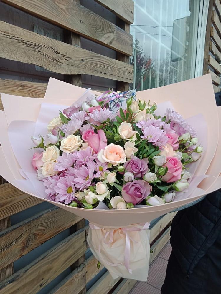 Букет цветов из: Розы и Хризантемы в Русском Камешкире