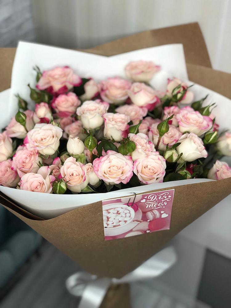 Букет цветов из: Розы в Русском Камешкире