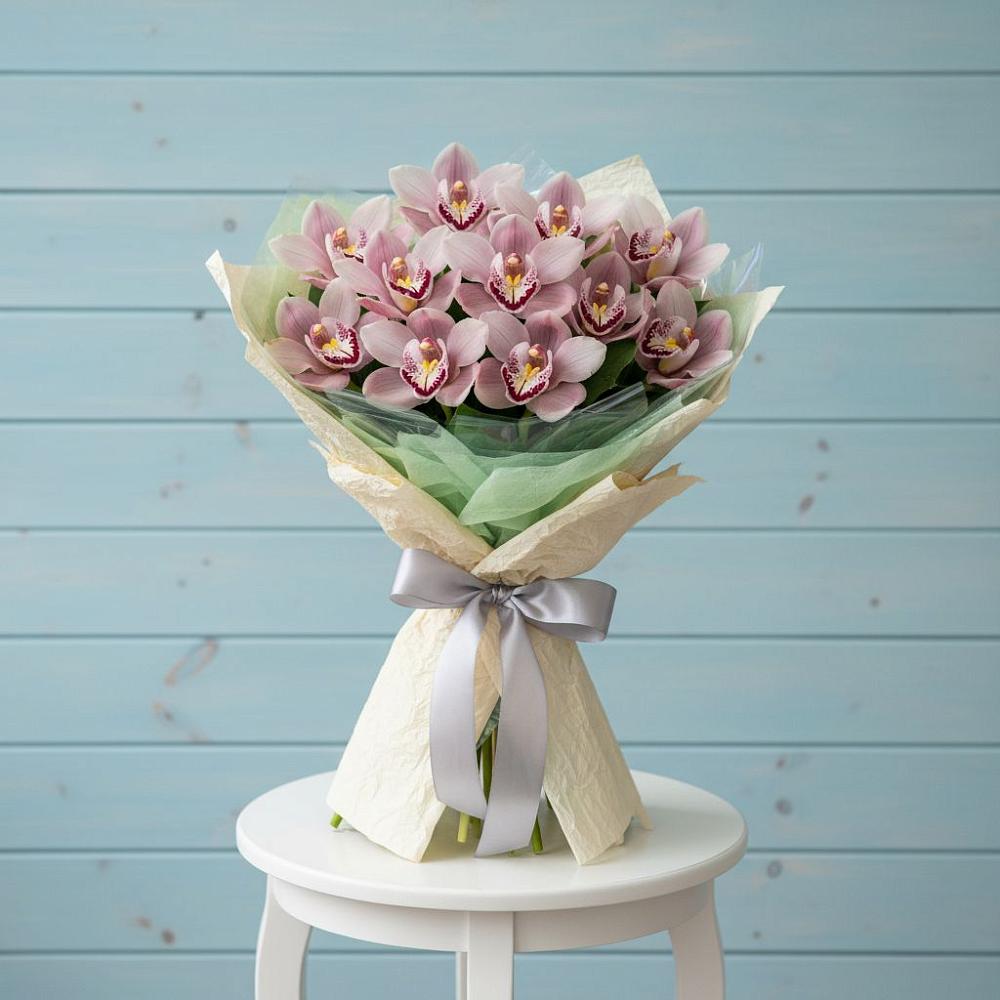 Букет цветов из: Орхидеи и Розы в Русском Камешкире