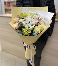 Букет цветов из:  Альстромерии, Розы и Хризантемы в Русском Камешкире