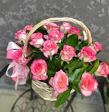 Цветочная композиция из Розы в корзине в Русском Камешкире