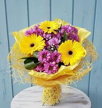 Букет цветов из:  Хризантемы и Герберы в Русском Камешкире