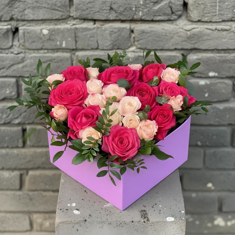 Цветочная композиция из Розы в коробке в Русском Камешкире