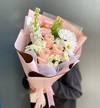 Букет цветов из:  Хризантемы и Розы в Русском Камешкире