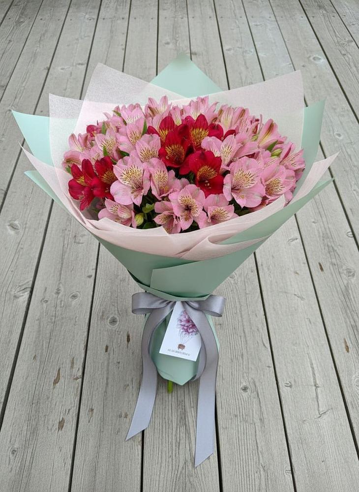 Букет цветов из: Альстромерии в Русском Камешкире