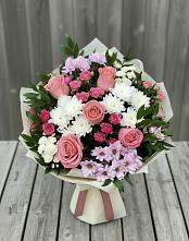 Букет цветов из:  Альстромерии, Гвоздики, Розы и Хризантемы в Русском Камешкире