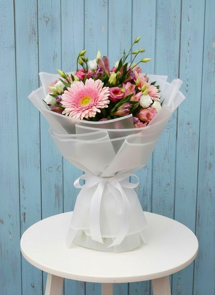 Букет цветов из: Герберы, Альстромерии и Лизиантусы в Русском Камешкире