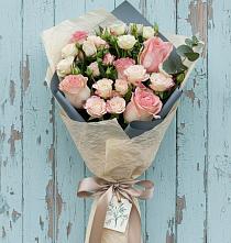 Букет цветов из:  Розы #REPLACE_PRED# Русском Камешкире