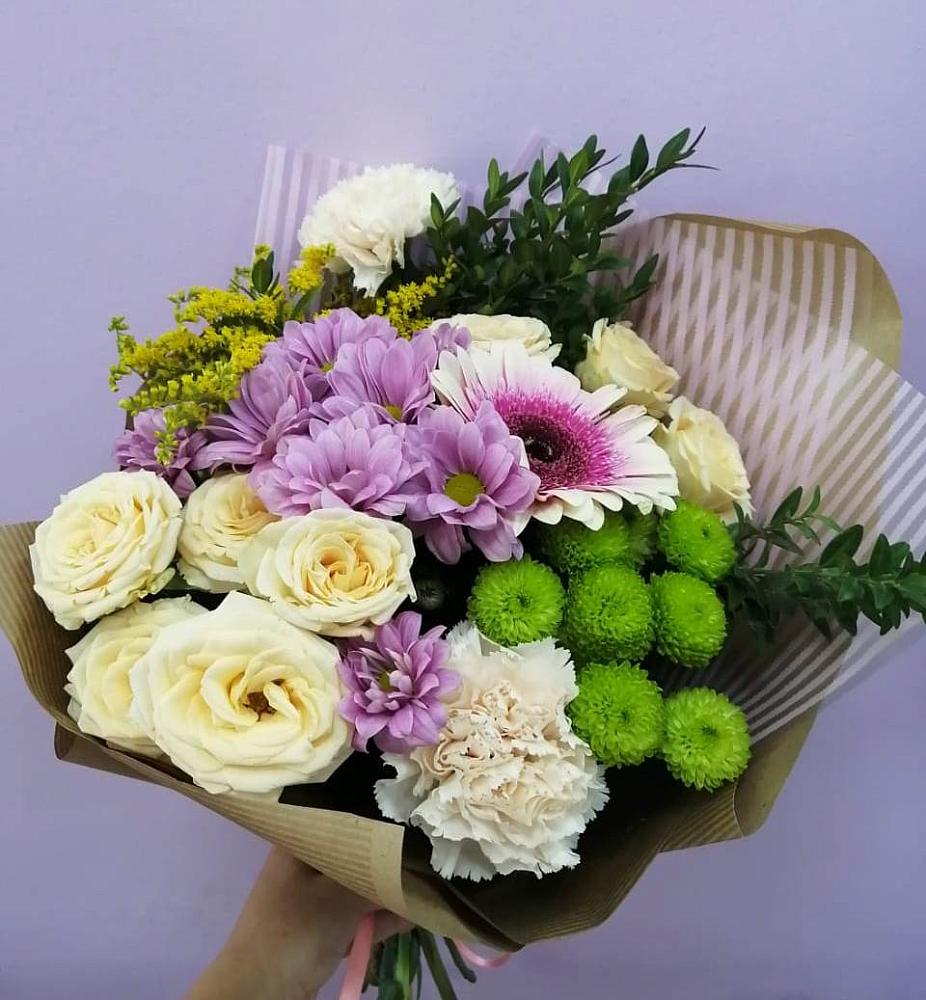 Букет цветов из: Хризантемы, Розы, Гвоздики и Герберы в Русском Камешкире