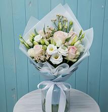 Букет цветов из:  Розы и Лизиантусы #REPLACE_PRED# Русском Камешкире