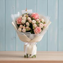 Букет цветов из:  Розы в Русском Камешкире