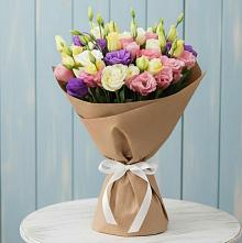 Букет цветов из:  Лизиантусы в Русском Камешкире