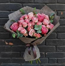 Букет цветов из:  Розы в Русском Камешкире